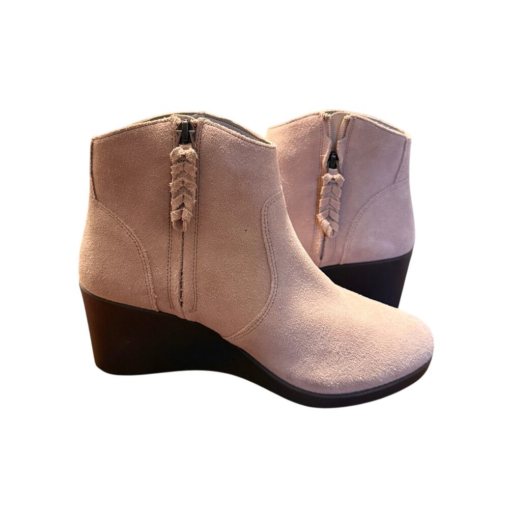 Crocs Leigh Tan Suede Wedge Ankle Booties Side Zip Comfort Shoes Women's 7